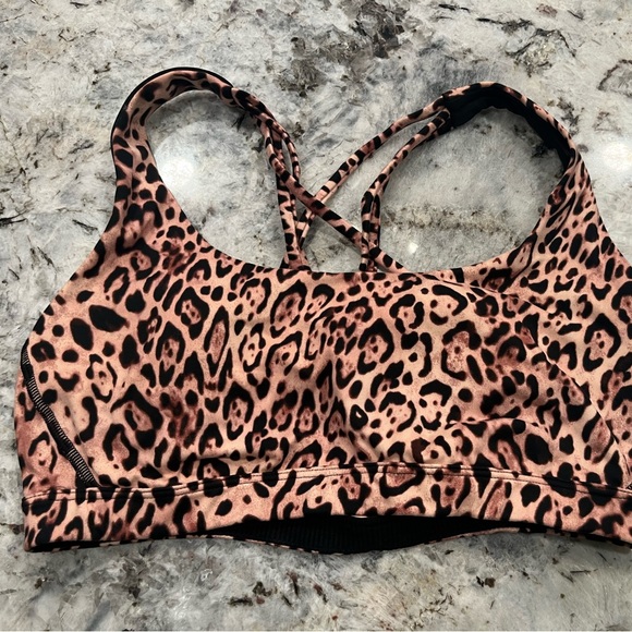 Victoria's Secret Other - NWT Victoria Secret light support strappy leopard sports bra - size medi…